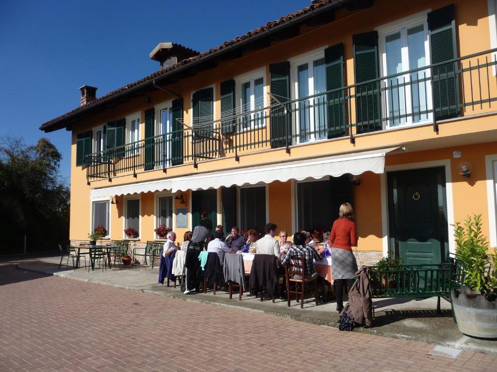 Agriturismo Cascina Vrona Villa Monteu Roero Kültér fotó